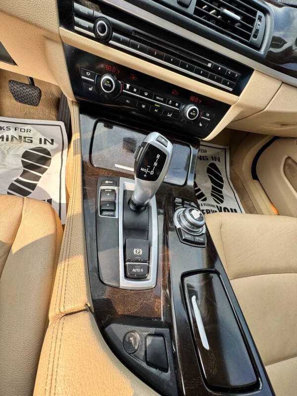 2013 BMW 5 Series 528i