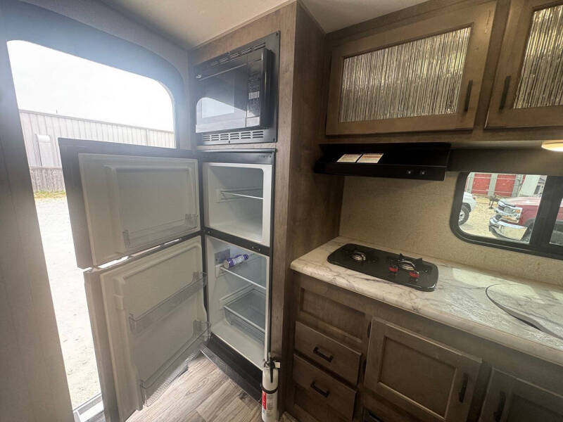 2022 Venture RV Sonic