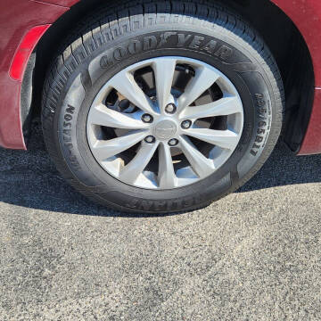 2017 Chrysler Pacifica Touring-L