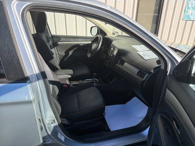 2014 Mitsubishi Outlander ES