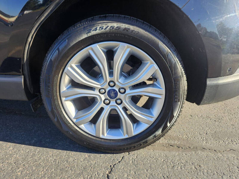 2020 Ford Edge Titanium