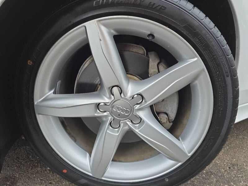 2011 Audi A4 2.0T quattro Avant Prestige