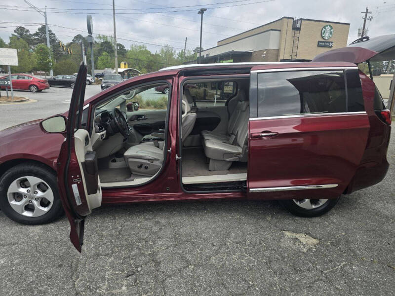 2017 Chrysler Pacifica Touring-L Plus