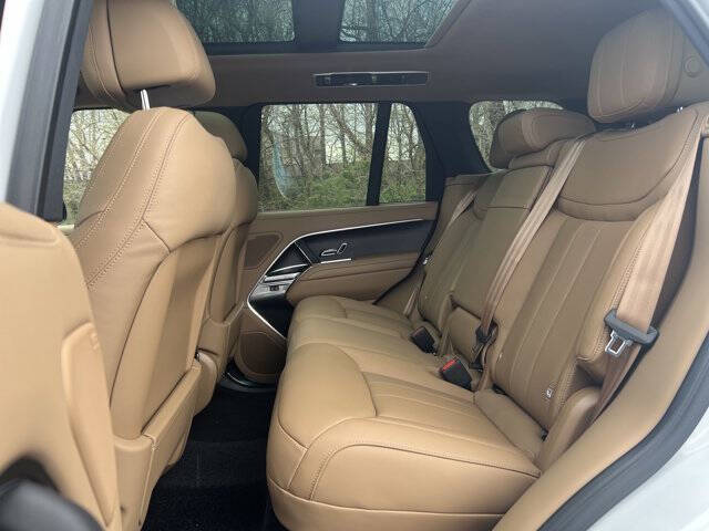 2025 Land Rover Range Rover P530 SE