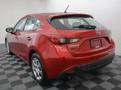 2016 Mazda MAZDA3 i Sport