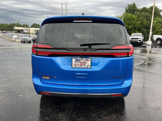 2027 Chrysler Pacifica Limited