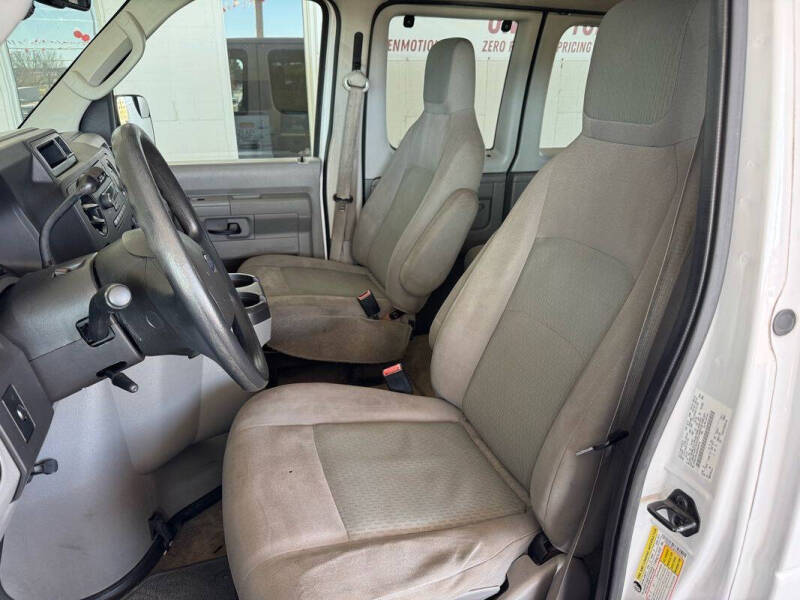 2013 Ford E-Series E-350 SD XLT