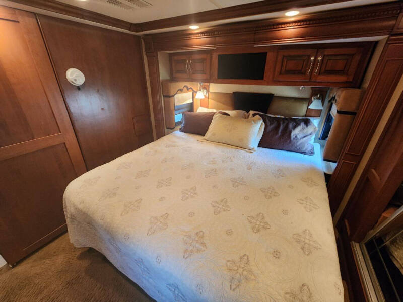 2011 Fleetwood RV Discovery 40X