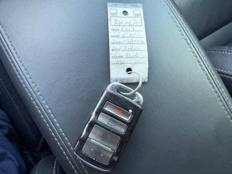 2017 Kia Cadenza Premium