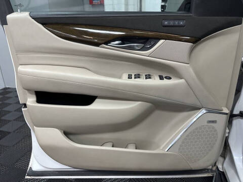 2018 Cadillac Escalade Luxury