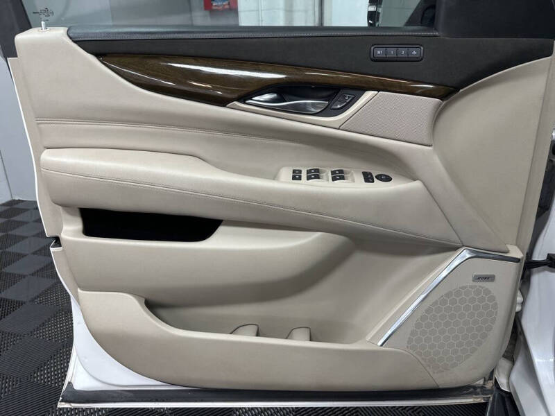 2018 Cadillac Escalade Luxury