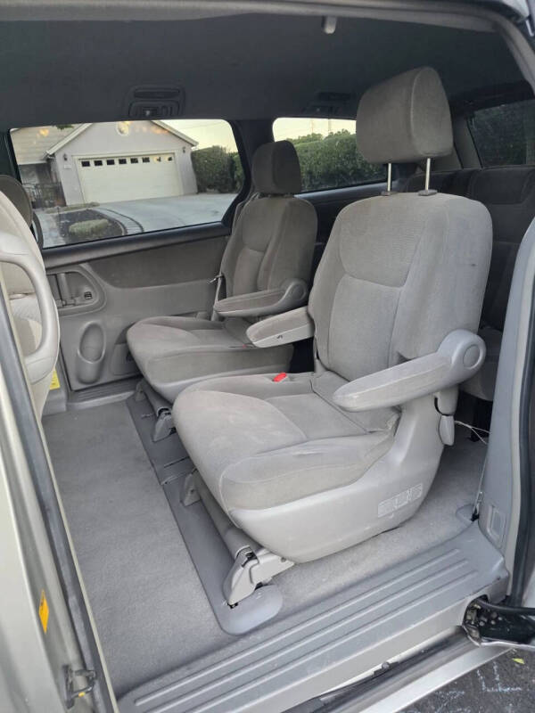 2004 Toyota Sienna