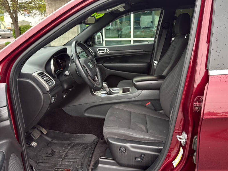 2019 Jeep Grand Cherokee Laredo E
