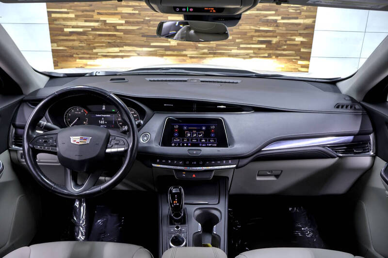 2020 Cadillac XT4 Luxury