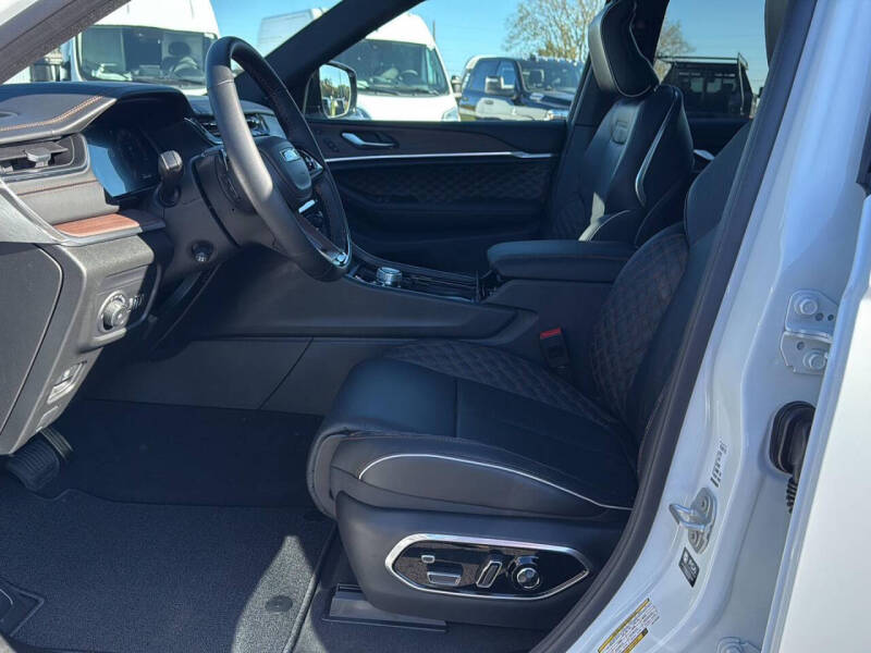 2025 Jeep Grand Cherokee L Summit