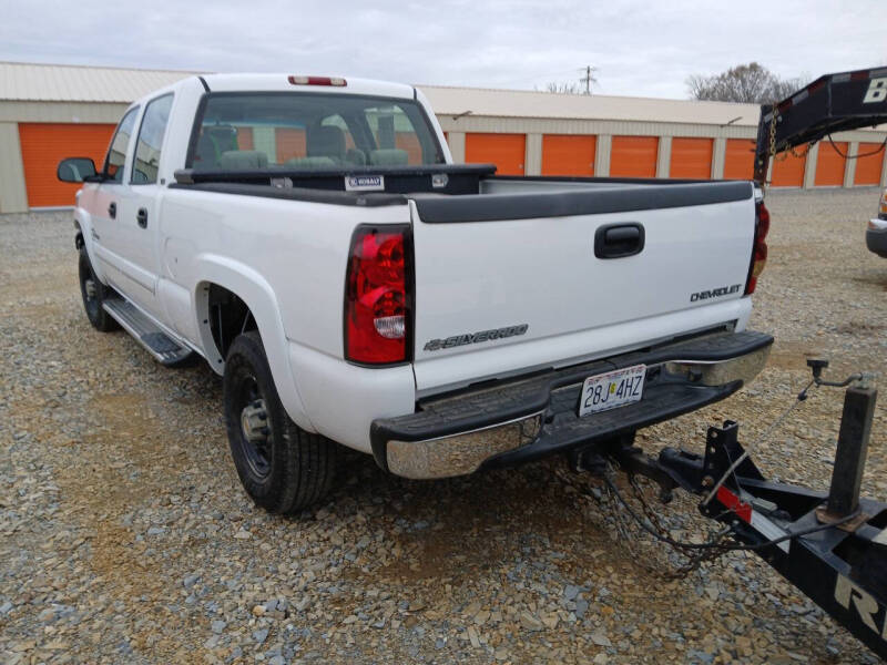 2004 Chevrolet Silverado 2500HD LT photo 6