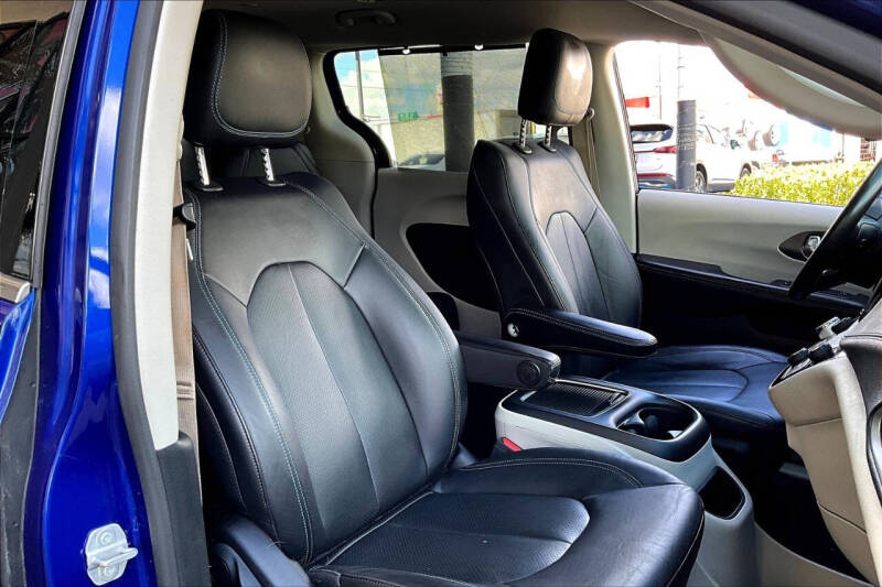 2021 Chrysler Pacifica Touring L