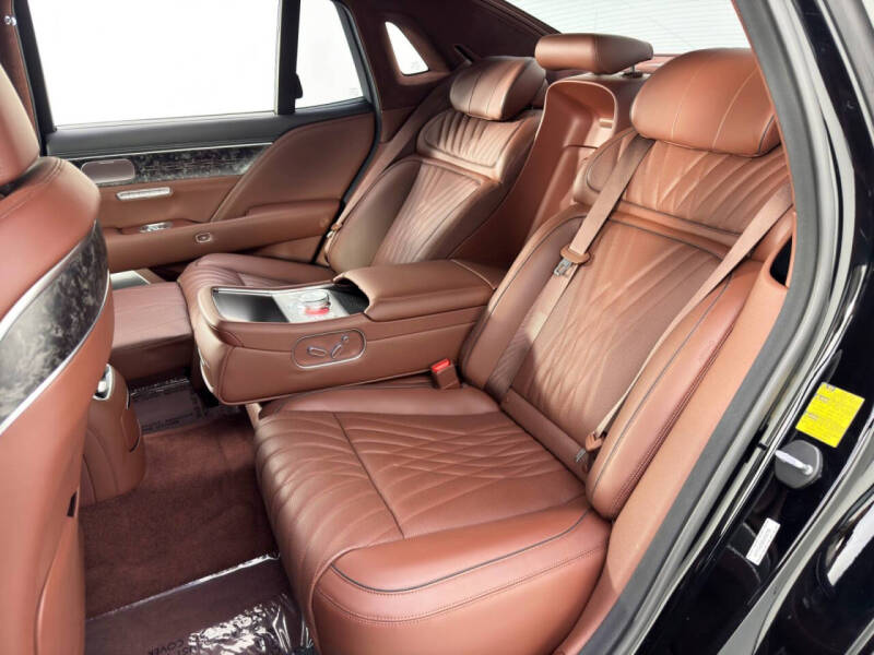 2024 Genesis G90 3.5T e-Supercharger