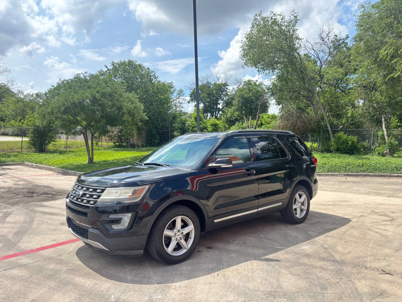 Black 2016 Ford Explorer XLT AWD XLT 4dr SUV 1