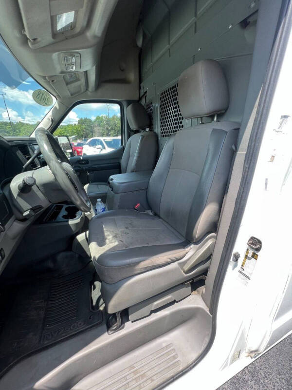 2018 Nissan NV Cargo SV photo 12