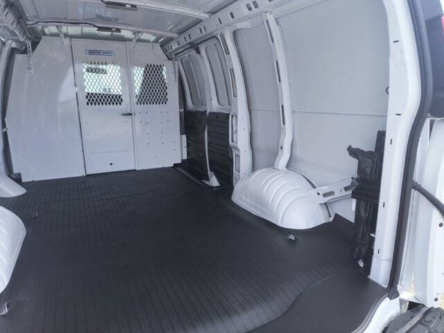 2026 Chevrolet Express Cargo Work Van - Photo 18