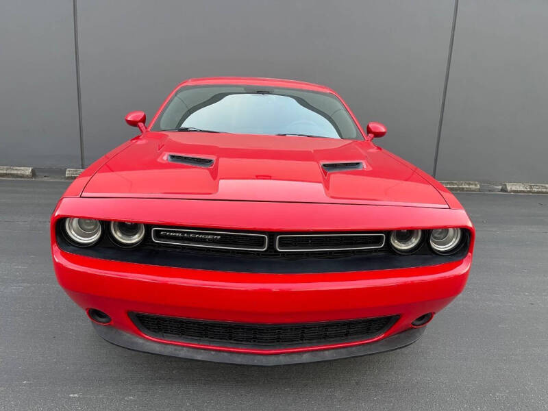 2016 Dodge Challenger SXT Plus