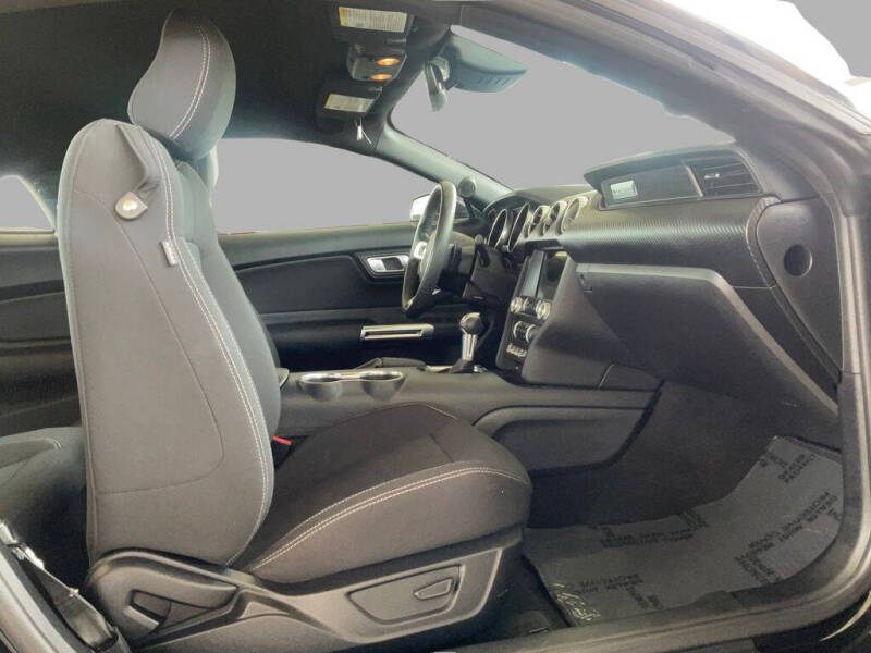 2021 Ford Mustang EcoBoost