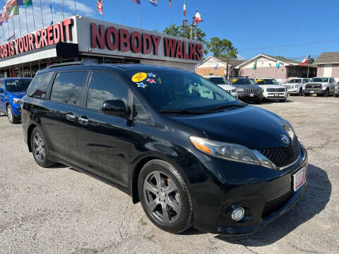 2017 Toyota Sienna for sale at Giant Auto Mart in Houston TX