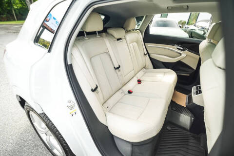 2019 Audi e-tron quattro Premium Plus