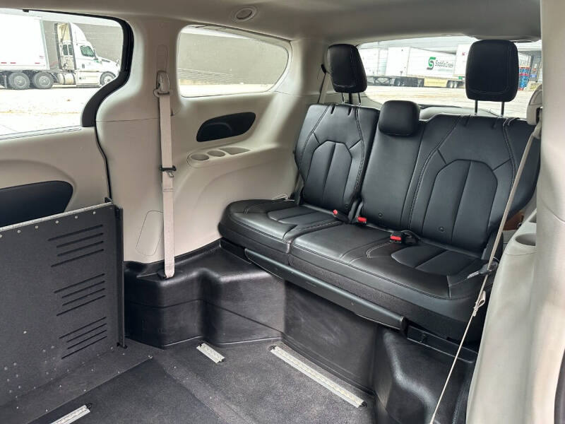 2020 Chrysler Voyager LXi