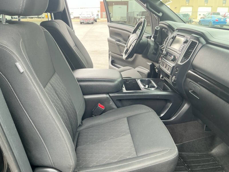 2019 Nissan Titan SV