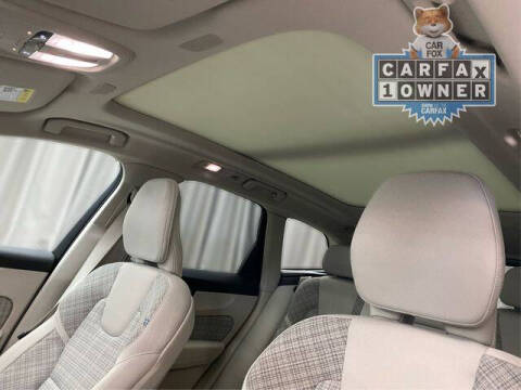 2022 Volvo XC60 B5 Momentum