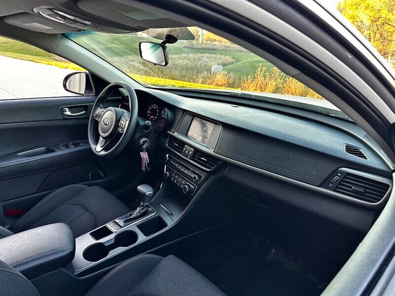 2018 Kia Optima LX photo 17