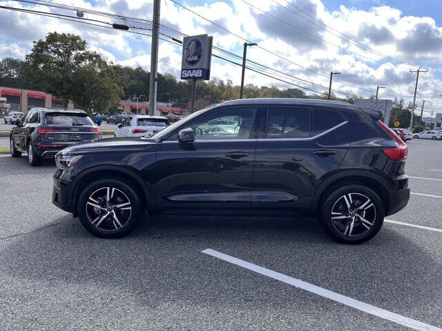 2025 Volvo XC40 B5 Core Bright Theme