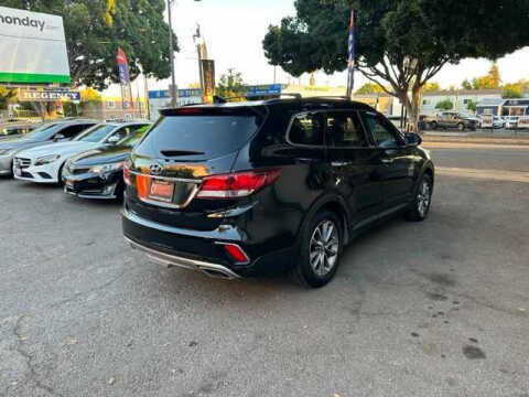 2017 Hyundai Santa Fe SE