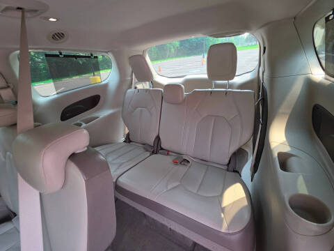 2017 Chrysler Pacifica Touring-L Plus