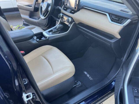 2020 Toyota RAV4 XLE Premium