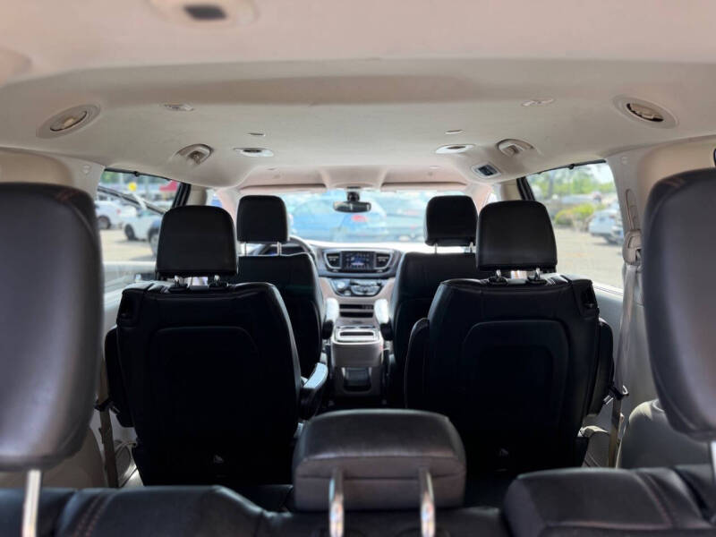 2020 Chrysler Pacifica Touring L