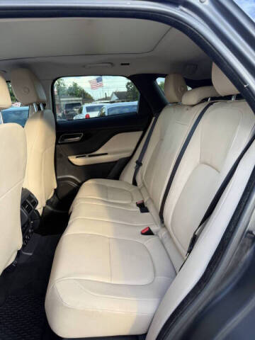 2018 Jaguar F-PACE 25t Premium