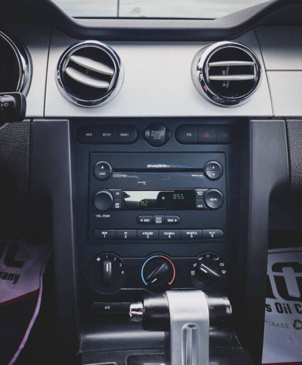 2007 Ford Mustang GT Deluxe