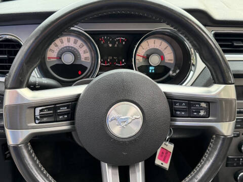 2012 Ford Mustang V6