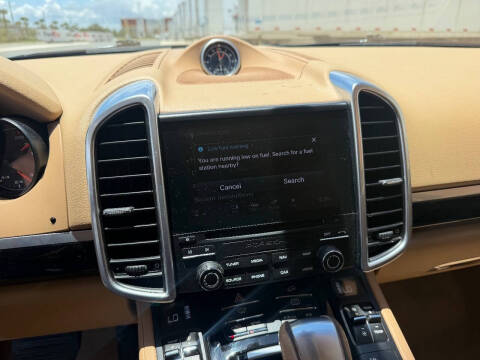 2017 Porsche Cayenne Platinum Edition