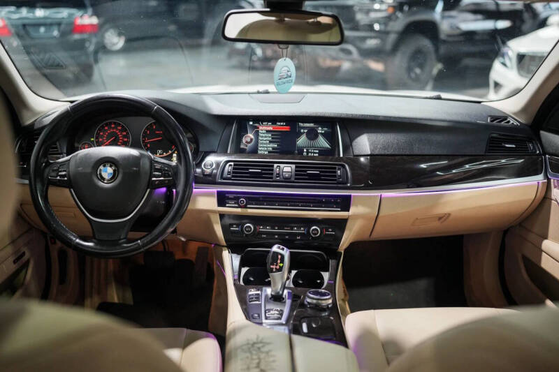 2015 BMW 5 Series 528i