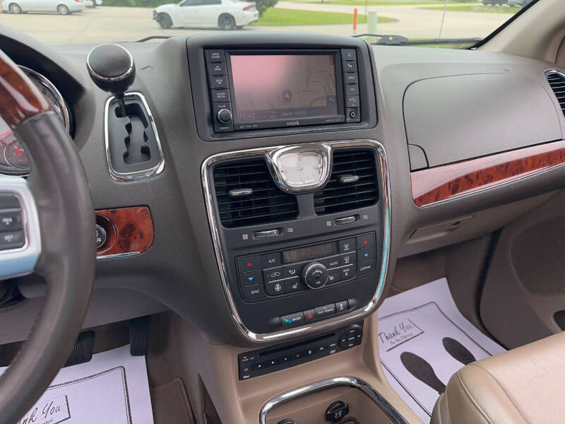 2012 Chrysler Town and Country Limited