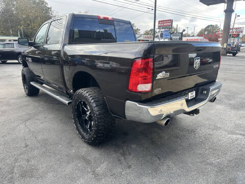 2017 RAM 1500 SLT