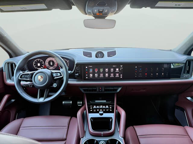 2025 Porsche Cayenne GTS