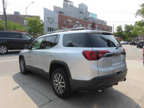 2017 GMC Acadia SLE-2