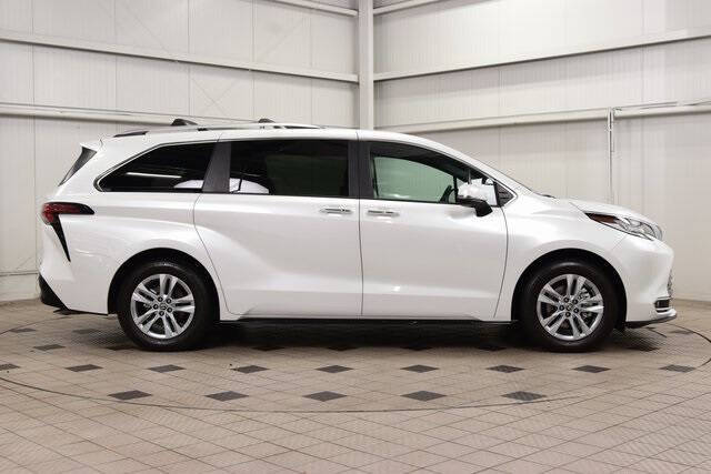 2025 Toyota Sienna Limited 7-Passenger