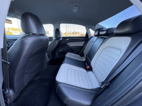 2015 Volkswagen Passat 1.8T Sport