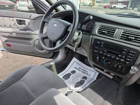2006 Ford Taurus SE